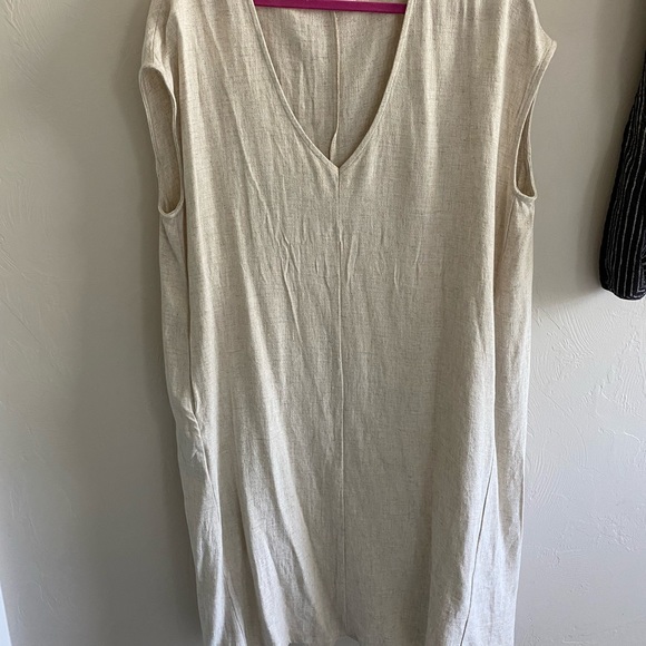 Linen dress - Picture 2 of 6